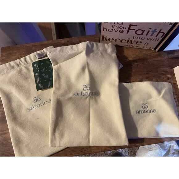 3pc-Arbonne Christmas Empty Make Up Bags - Picture 1 of 7